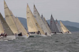 全日本ミドルボート選手権の1シーン（photo by J-SAILING）